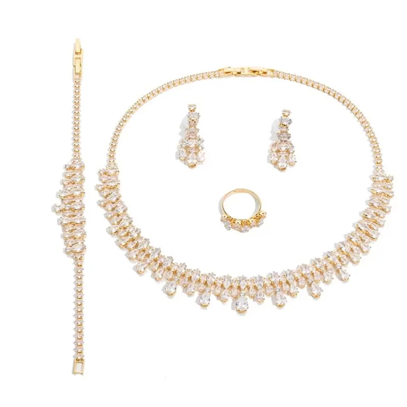 The Avelisse Set